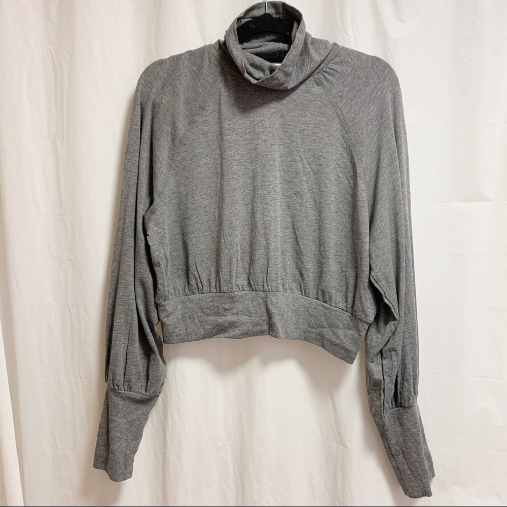 Workhall Cropped Grey Turtle Neck Long Sleeve Medium NWT